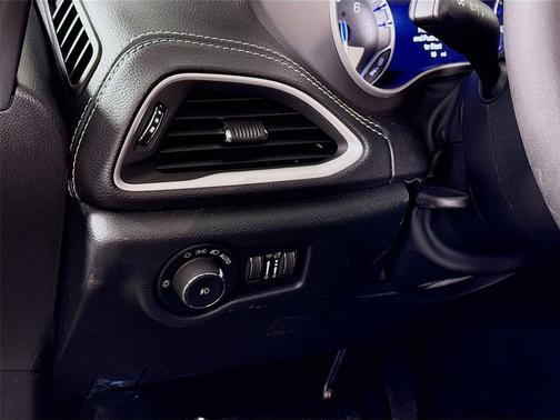 Diamond Black Crystal Pearlcoat 2026 Chrysler Pacifica L