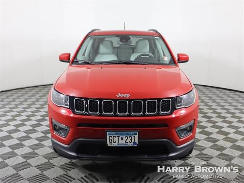 Photo 3 of 27 of 2019 Jeep Compass Latitude