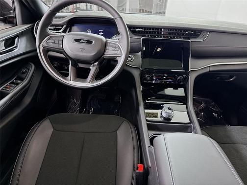 Bright White Clearcoat 2025 Jeep Grand Cherokee L Altitude