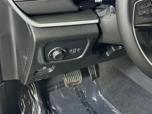 Bright White Clearcoat 2025 Jeep Grand Cherokee L Altitude
