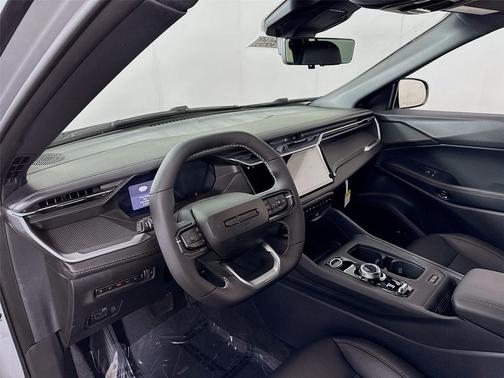 Silver Zynith Clear-Coat Exterior Paint 2026 Jeep Cherokee Overland