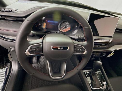 Diamond Black Crystal Pearlcoat 2026 Jeep Compass Trailhawk