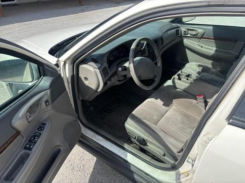 2005 Chevrolet Impala Base