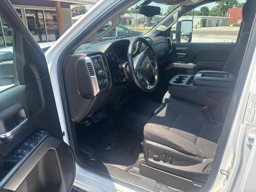 White 2019 Chevrolet Silverado 2500 LT