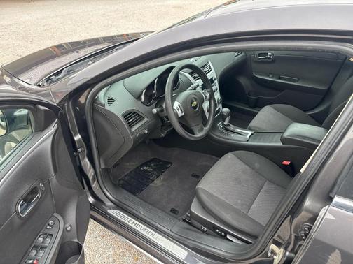 Brown 2011 Chevrolet Malibu 1LT