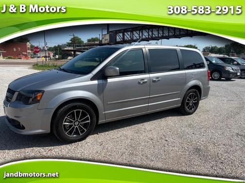 Silver 2015 Dodge Grand Caravan SXT