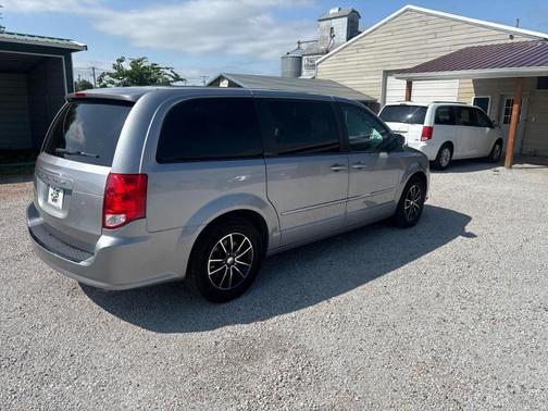 Silver 2015 Dodge Grand Caravan SXT