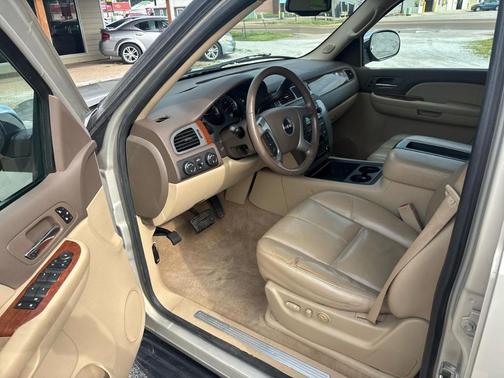 Champagne 2008 GMC Yukon SLT