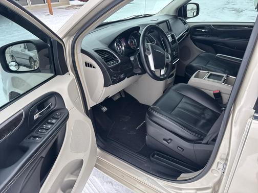2015 Chrysler Town & Country Touring