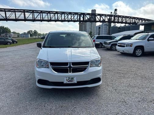 White 2019 Dodge Grand Caravan SE