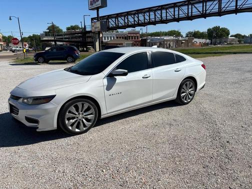 Pearl White 2016 Chevrolet Malibu Premier