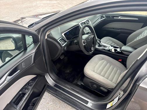 2014 Ford Fusion S