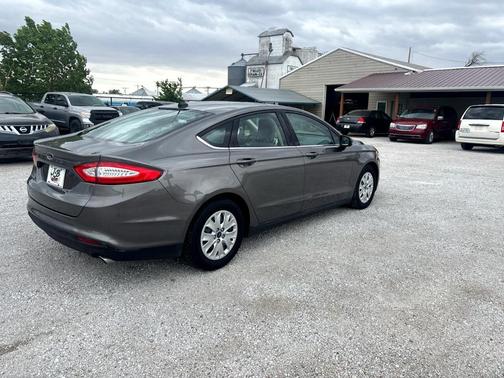 2014 Ford Fusion S