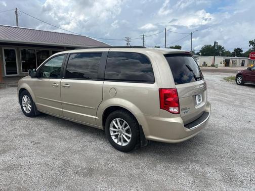 Beige 2014 Dodge Grand Caravan SXT
