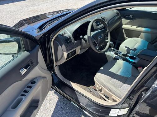 Black 2010 Ford Fusion SE