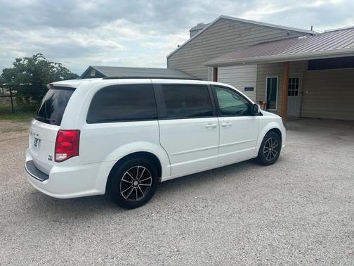 White 2016 Dodge Grand Caravan R/T