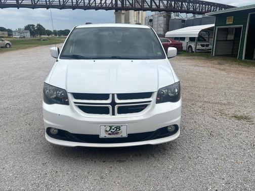 White 2016 Dodge Grand Caravan R/T