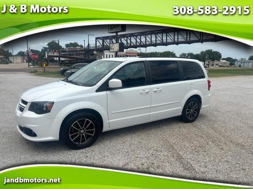 White 2016 Dodge Grand Caravan R/T