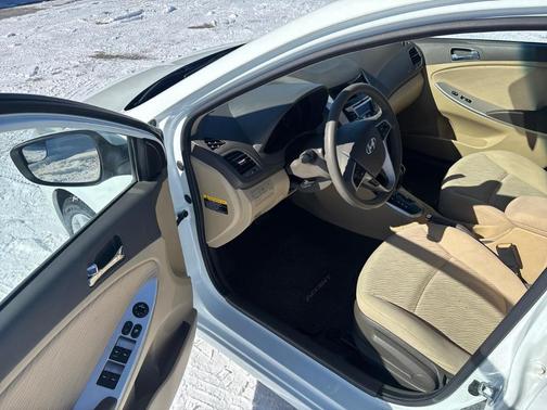 2014 Hyundai Accent GLS