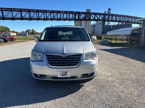 2010 Chrysler Town & Country Touring