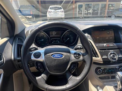 Charcoal 2012 Ford Focus SEL