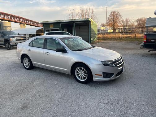 2010 Ford Fusion S