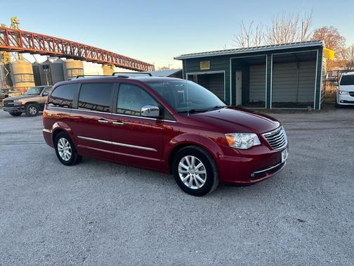 2015 Chrysler Town & Country Limited Platinum