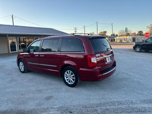 2015 Chrysler Town & Country Limited Platinum