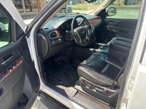 White 2013 Chevrolet Tahoe LT