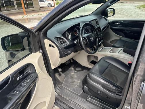 Charcoal 2019 Dodge Grand Caravan SXT