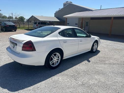 White 2007 Pontiac Grand Prix GT