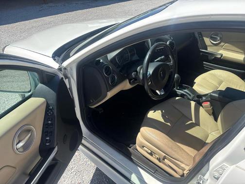 White 2007 Pontiac Grand Prix GT
