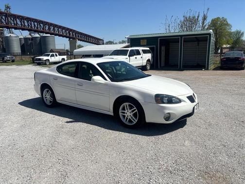 White 2007 Pontiac Grand Prix GT