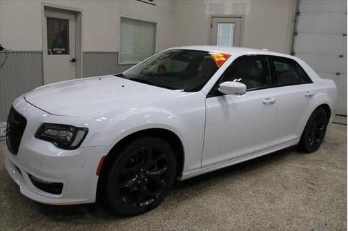 2022 Chrysler 300 Touring