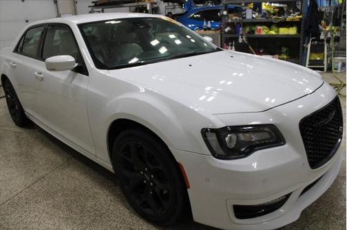 2022 Chrysler 300 Touring