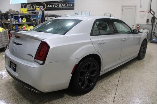 2022 Chrysler 300 S