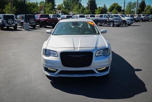 2022 Chrysler 300 Touring