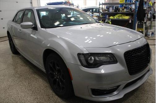 2022 Chrysler 300 Touring