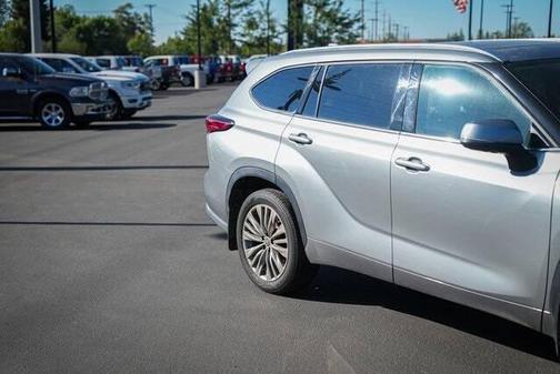 2021 Toyota Highlander Platinum
