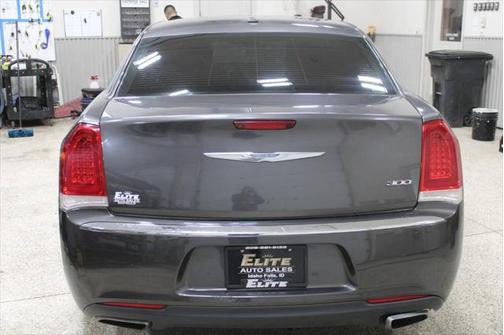 2017 Chrysler 300 Limited
