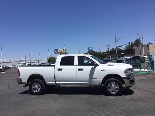 2019 RAM 2500 Tradesman Crew Cab 4x4 6'4' Box