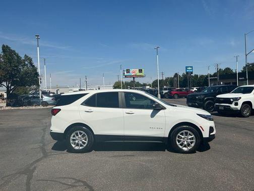 Summit White 2022 Chevrolet Equinox LS