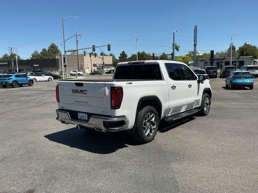 White Frost Tricoat 2023 GMC Sierra 1500 SLT