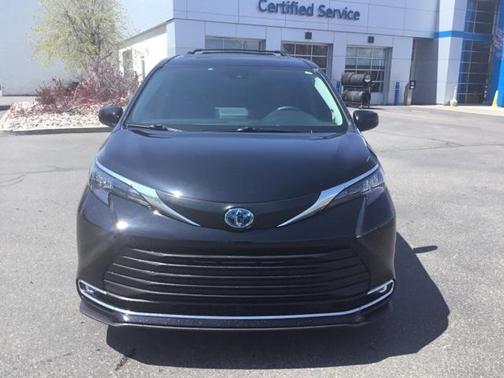 2024 Toyota Sienna XLE 7 Passenger