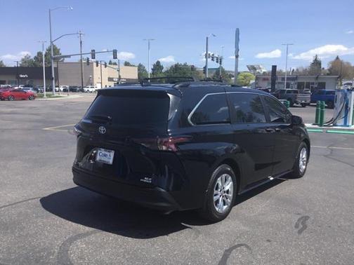 2024 Toyota Sienna XLE 7 Passenger