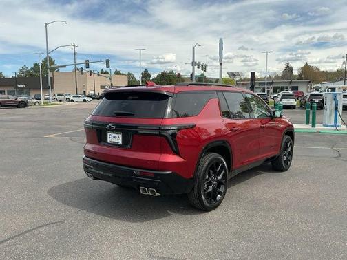 Radiant Red Tintcoat 2026 Chevrolet Traverse RS