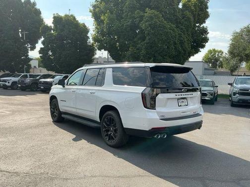 2025 Chevrolet Suburban RST
