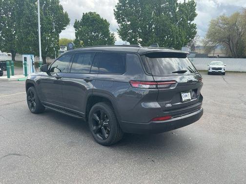 Baltic Gray Metallic Clearcoat 2023 Jeep Grand Cherokee L Altitude