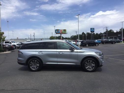 2022 Lincoln Aviator Livery
