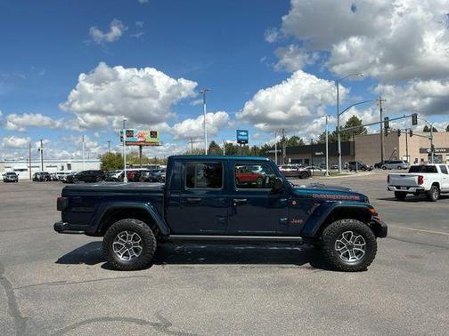 2025 Jeep Gladiator Mojave X